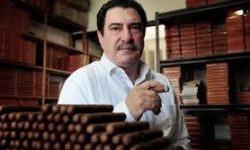 Cubano exporta mas de 240,000 habanos al año